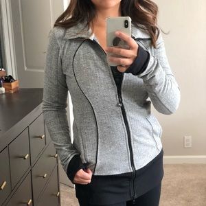 Lululemon Align ZIP Up - size 8